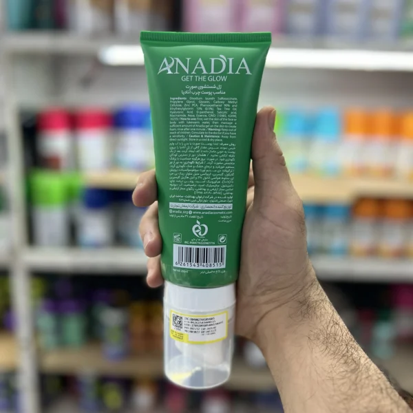 ژل شستشوی صورت درخت چای آنادیا حاوی نیاسینامید مناسب پوست چرب و جوش دار حجم ۲۰۰ میل پنل ترکیبات و روش مصرف پشت تیوپ ژل شستشوی صورت درخت چای آنادیا مناسب پوست چرب