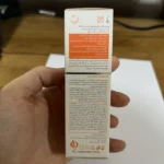 پشت جعبه کرم ضد آفتاب پرودرما بژ طبیعی SPF 60 شامل ویژگی ها، ترکیبات و روش مصرف