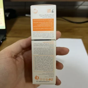 پنل پشت جعبه ضد آفتاب رنگی پرودرما SPF 50 شامل ویژگی‌ها، روش مصرف و ترکیبات