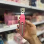 رنده و تیغ کف پا صورتی در دست