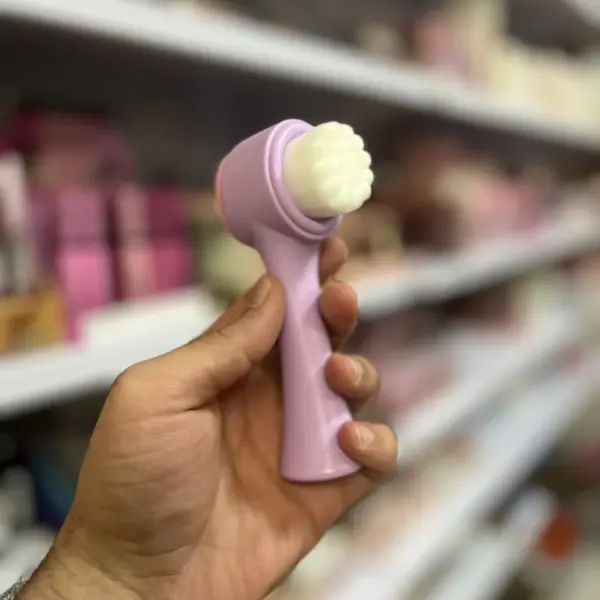 فیس براش دو طرفه سیلیکونی و مویی دستی برای شستشو و ماساژ صورت در ۴ رنگ سر مویی فیس براش دو طرفه بنفش